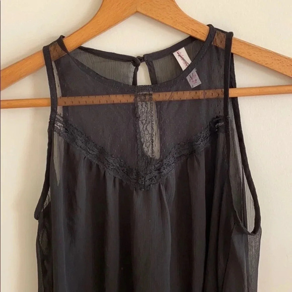 Xhilaration Black Lace Sleeveless High low Top - Picture 1 of 3